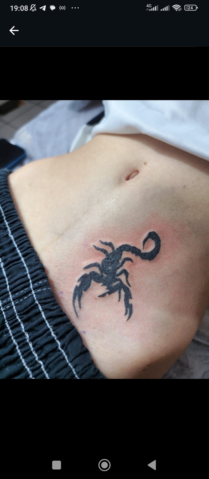 tatoo de abdomen